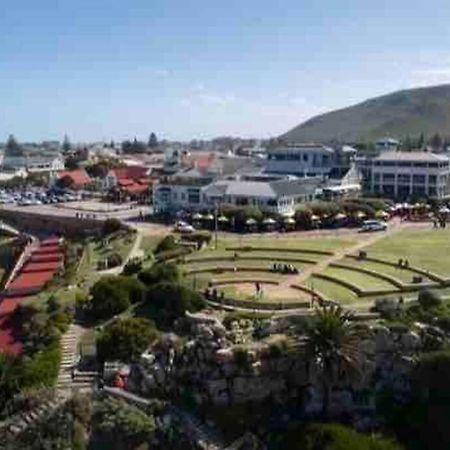 Central Modern Studio Apartment, Hermanus Waterfront Exterior foto