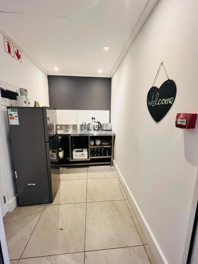 Central Modern Studio Apartment, Hermanus Waterfront Exterior foto