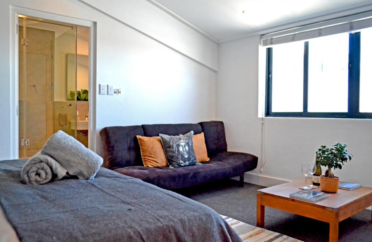 Central Modern Studio Apartment, Hermanus Waterfront Exterior foto